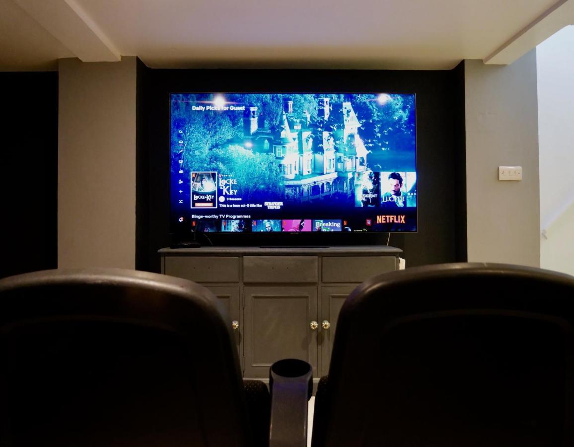 Luxury 3 Bathroom Cinema And Sauna سيفورد المظهر الخارجي الصورة